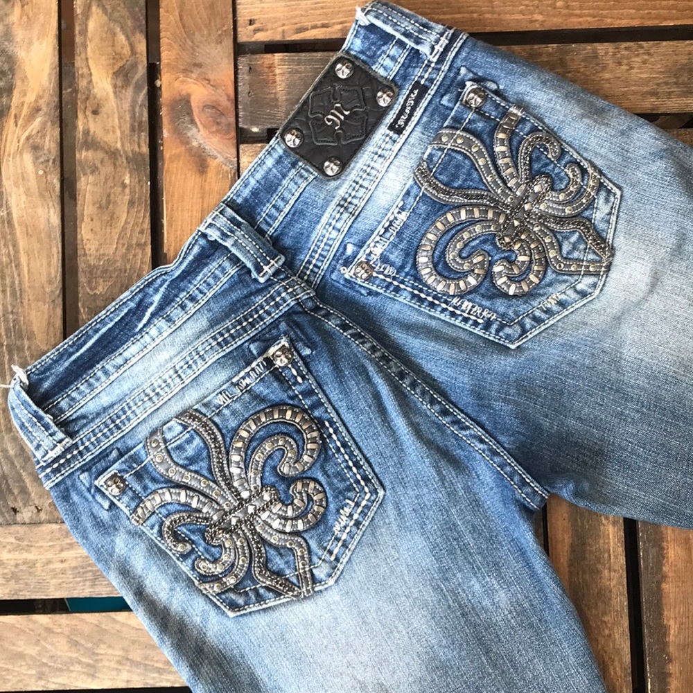 Miss Me Crop Jeans Size 32